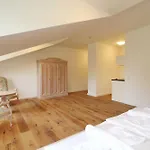 Apartment Schloss Hohendorf *