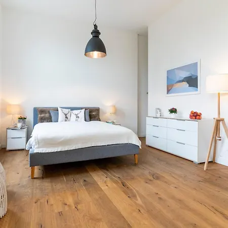 Daire Schloss Hohendorf *